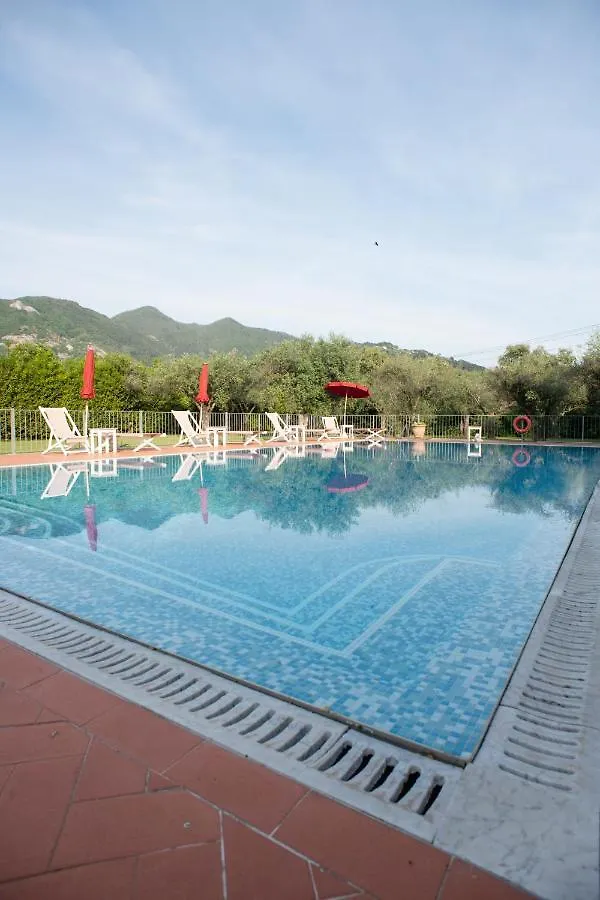 In Versilia Seravezza 0*,